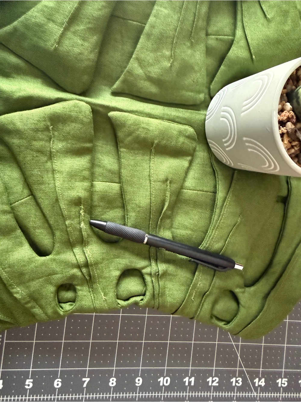FARM Rio - Linen Monstera Leaf Midi Dress - Picture 8 of 9